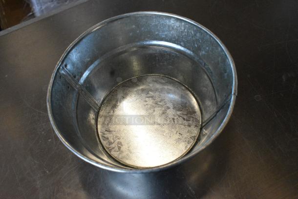 23 BRAND NEW SCRATCH AND DENT! American Metalcraft MTUB63 6" x 3" Round Galvanized Metal Tub. 23 Times Your Bid! - Image 5 of 6