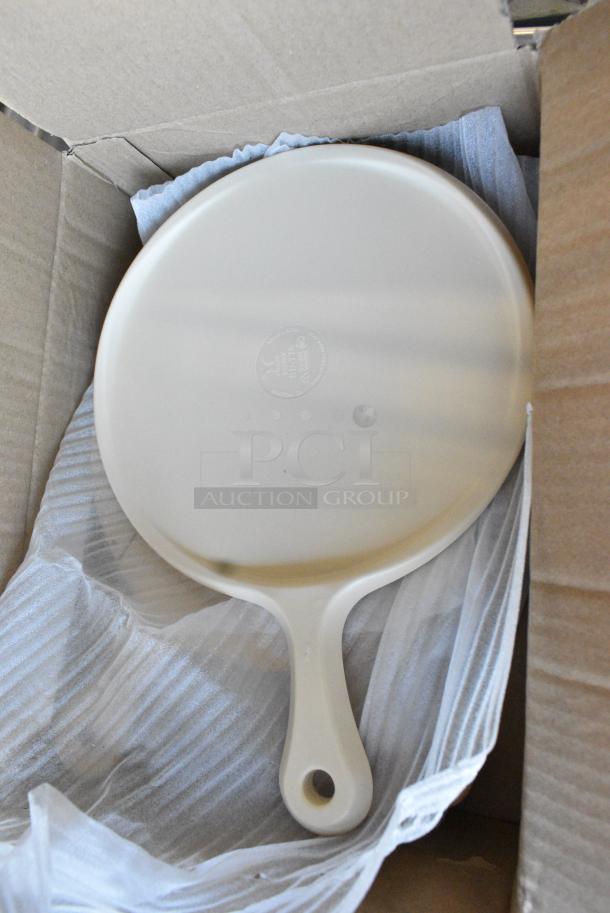 2 BRAND NEW SCRATCH AND DENT! Boxes of 6 GET SB-775-OW Madison Avenue / Granville 10 3/4" Round Faux Oak Wood Melamine Display Board with Foot and Handle. 2 Times Your Bid! - Image 4 of 4