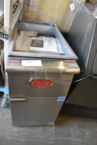BRAND NEW SCRATCH AND DENT! 2024 Avantco 177FFES50N F4-ES-N 45-50 lb. Natural Gas Stainless Steel Floor Fryer. 85,000 BTU