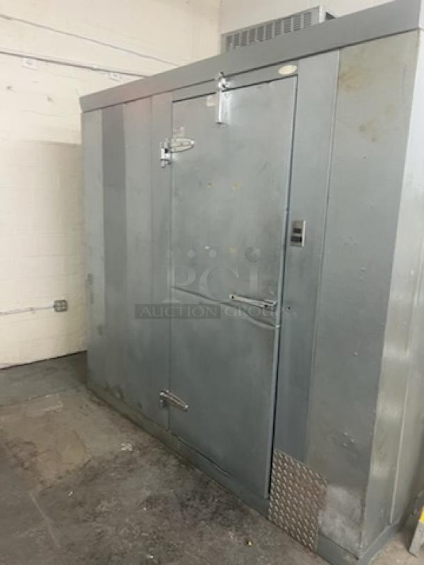 8'x6'x7' Norlake SELF CONTAINED Walk In Cooler Box w/ Floor, Compressor and Condenser. - Image 1 of 10