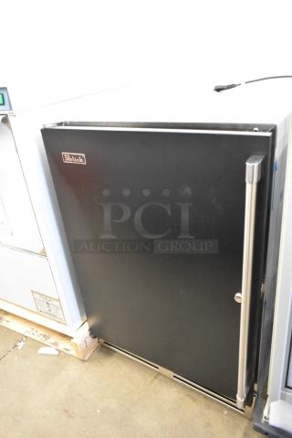 BRAND NEW SCRATCH AND DENT! 2022 Perlick HC24RS4S-00-BLFLR Metal Commercial 24" Black Single Door Undercounter Refrigerator. 115 Volts, 1 Phase. Tested and Working!