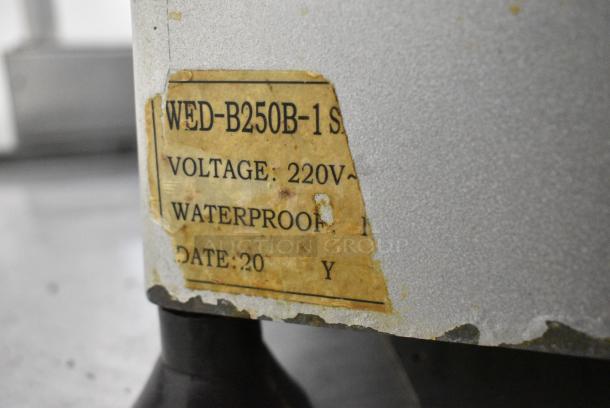 WED-B250B-1 Metal Commercial Countertop Meat Slicer w/ Blade Sharpener. 115 Volts, 1 Phase. Tested and Working! - Image 6 of 6