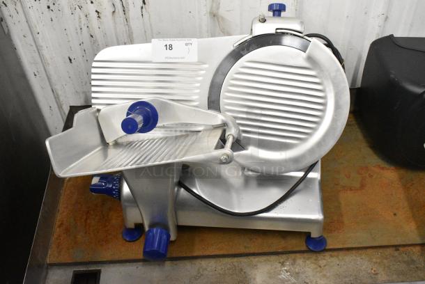 Globe Sir Lawrence SCR12 Stainless Steel Commercial Countertop Meat Slicer w/ Blade Sharpener. 115 Volts, 1 Phase. Tested and Does Not Power On - Image 2 of 8