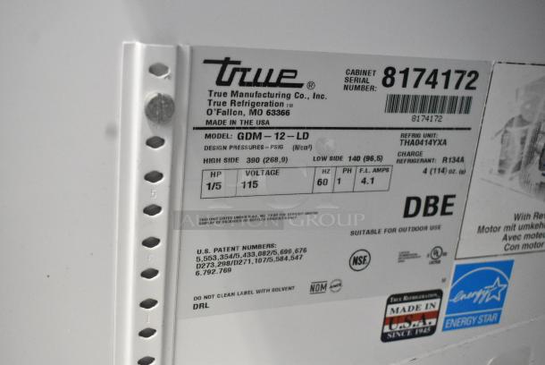 True GDM-12-LD ENEGY STAR Metal Commercial Single Door Reach In Cooler Merchandiser w/ Poly Coated Racks. 115 Volts, 1 Phase. Tested and Powers On But Does Not Get Cold - Image 5 of 5