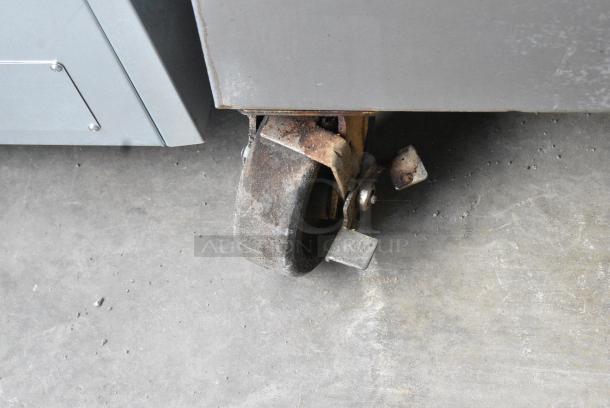 2 Vulcan VC4GD-11D150K Stainless Steel Commercial Natural Gas Powered Full Size Convection Oven w/ View Through Doors, Metal Oven Racks and Thermostatic Controls on Commercial Casters. 2 Times Your Bid! - Image 5 of 9