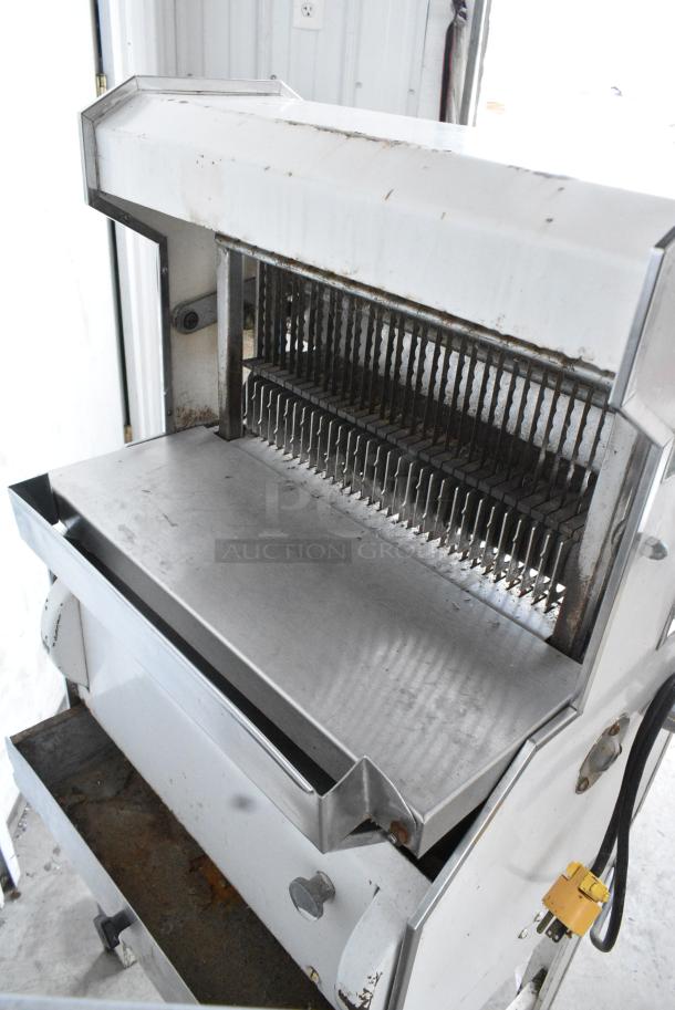 Oliver 777 Metal Commercial Floor Style Bread Loaf Slicer. 115 Volts, 1 Phase. Tested and Working! - Image 5 of 7