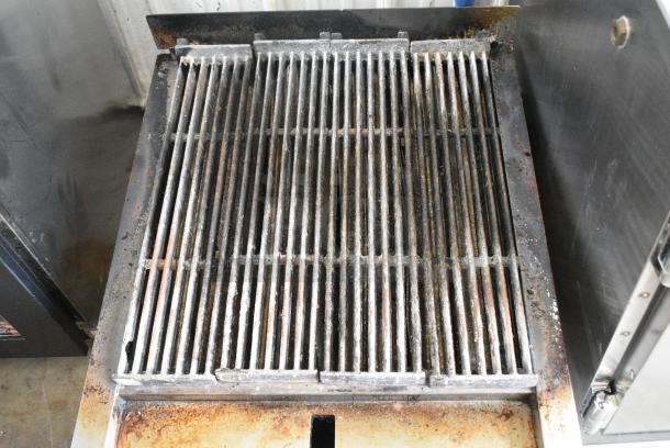 Vulcan VACB25-1 Stainless Steel Commercial Countertop Natural Gas Powered Charbroiler Grill. - Image 4 of 6