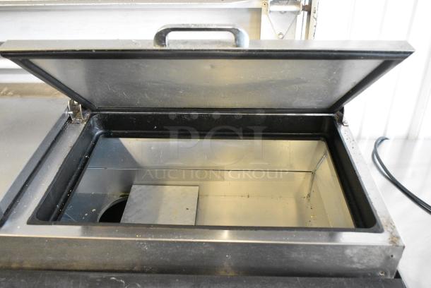 True TPP-67D-4 Stainless Steel Commercial Pizza Prep Table w/ 4 Drawers on Commercial Casters. 115 Volts, 1 Phase. Tested and Working! - Image 5 of 11