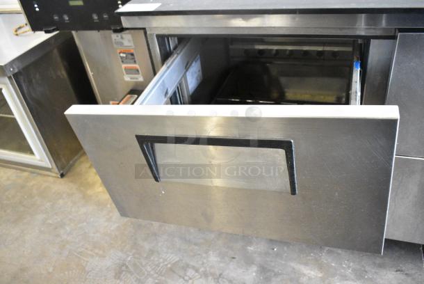 True TPP-67D-4 Stainless Steel Commercial Pizza Prep Table w/ 4 Drawers on Commercial Casters. 115 Volts, 1 Phase. Tested and Working! - Image 6 of 11