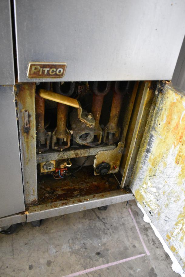 2 Pitco Frialator Stainless Steel Commercial Floor Style Natural Gas Powered Deep Fat Fryer w/ 2 Side Splash Guard and 1 Adapter on Commercial Casters. 2 Times Your Bid! - Image 7 of 10
