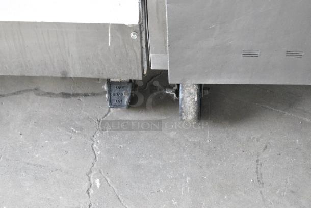 Alto Shaam 500 Stainless Steel Commercial Heated Holding Cabinet on Commercial Casters. 230 Volts, 1 Phase. - Image 2 of 6