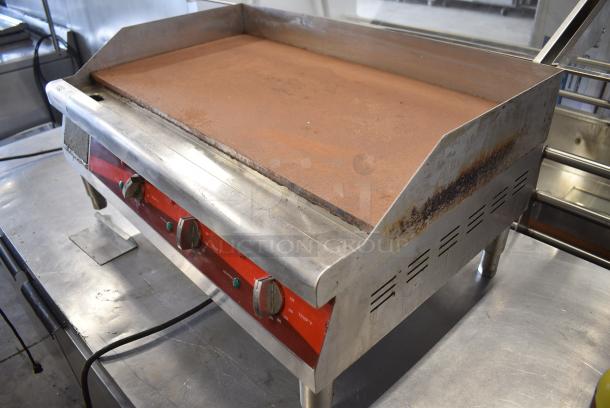 Avantco 177EG30N Stainless Steel Commercial Countertop Flat Top Griddle. 208/240 Volts, 1 Phase. - Image 3 of 7