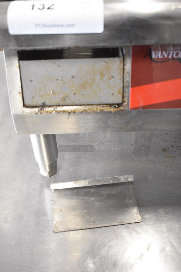 Avantco 177EG30N Stainless Steel Commercial Countertop Flat Top Griddle. 208/240 Volts, 1 Phase. - Image 5 of 7