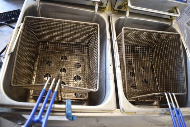 Globe PF32E Stainless Steel Commercial Countertop Electric Powered 2 Bay Fryer w/ 2 Metal Fry Baskets. 208/240 Volts, 1 Phase. - Image 4 of 6