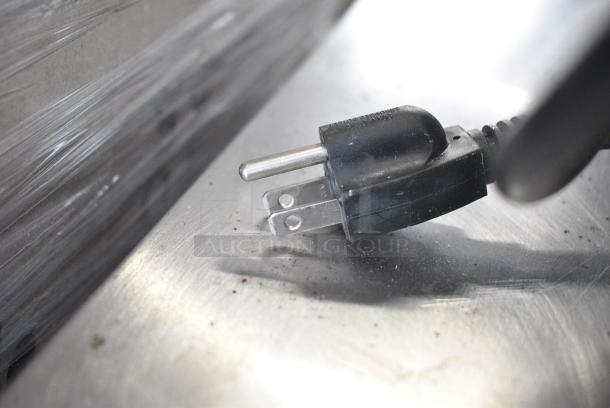 Avantco CTA7001 Stainless Steel Commercial Countertop Conveyor Toaster Oven. 120 Volts, 1 Phase. Tested and Working! - Image 7 of 7