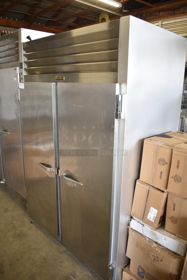 Traulsen G20010 Stainless Steel Commercial 2 Door Reach In Cooler w/ Poly Coated Racks. 115 Volts, 1 Phase. Tested and Working! - Image 3 of 10