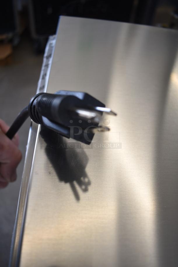 BRAND NEW SCRATCH AND DENT! Manitowoc UNP0200A-161 20" Undercounter Air Cooled Nugget Ice Machine - 220 lb. 115 Volts, 1 Phase. - Image 7 of 8