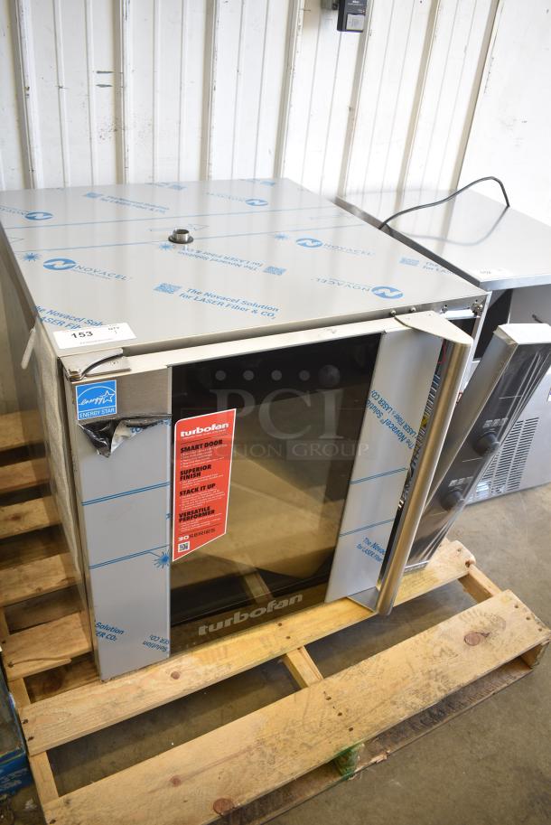 BRAND NEW SCRATCH AND DENT! Moffat E32D5 Turbofan Stainless Steel Single Deck Full Size Electric Digital Convection Oven with Steam Injection. 220-240 Volts, 1 Phase. - Image 2 of 11