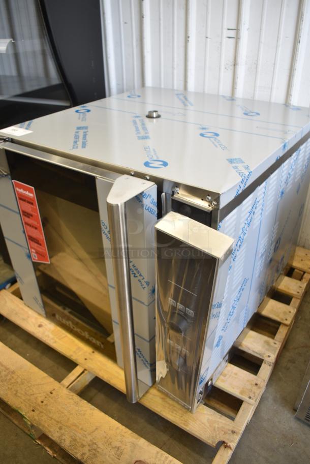 BRAND NEW SCRATCH AND DENT! Moffat E32D5 Turbofan Stainless Steel Single Deck Full Size Electric Digital Convection Oven with Steam Injection. 220-240 Volts, 1 Phase. - Image 3 of 11