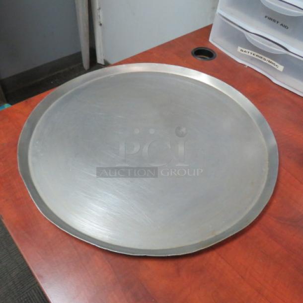 18 Inch Pizza Pan. 10XBID - Image 1 of 1