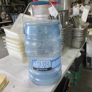 One San Jamar Ice Bucket. - Item #1170324