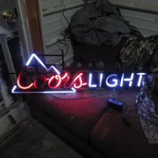 One Coors Light Led Bar Sign. No Cord.