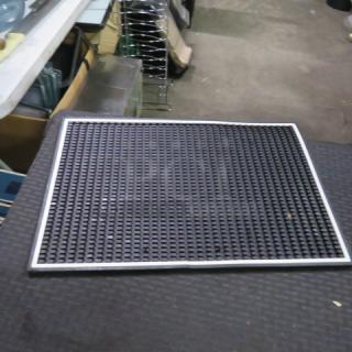One 18X12 Bar Mat.