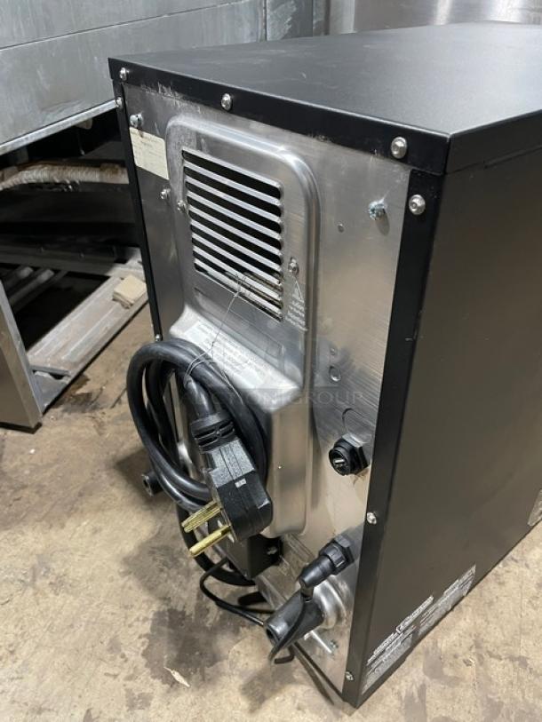 Late Model! MerryChef Commercial Black Electric Powered Countertop High Speed Rapid Cook Oven! Model: Eikon E2S SN: 2007213091435! 208/240V 1 Phase! - Image 4 of 8