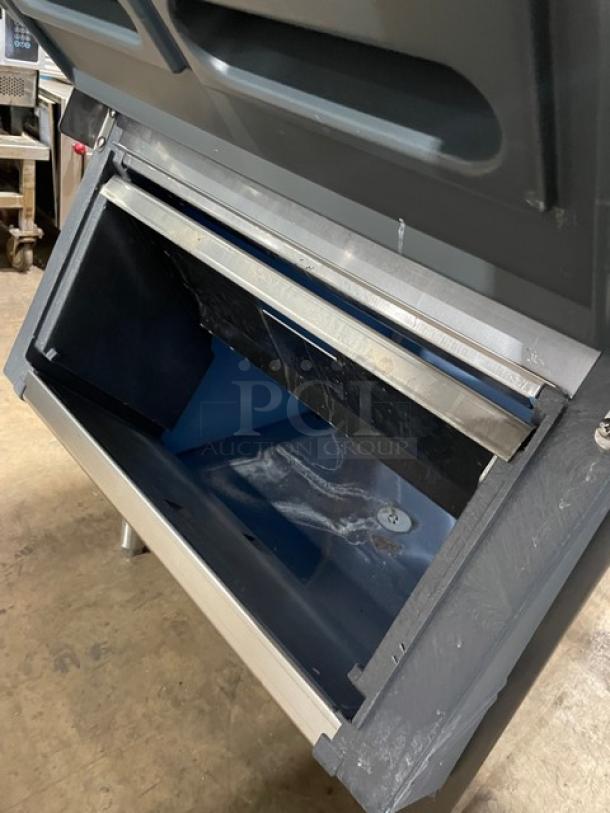 Manitowoc Commercial Stainless Steel Air-Cooled Ice Cube Making Machine Head/Ice-O-Matic Ice Bin Combo! With Flow Control Ice Sheild & Lift-Up Stay-Open Style Door! Model: SY0454A SN: 110490208! 115V 1 Phase! On Legs! - Image 5 of 9