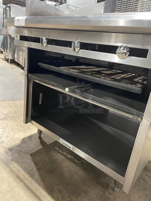 Amazing! U.S. Range Commercial Stainless Steel Natural Gas Powered Char Broiler! With Back & Side Splash! With Pan Rail! With Enclosed Storage Base! On Legs! Working When Removed! - Image 7 of 9