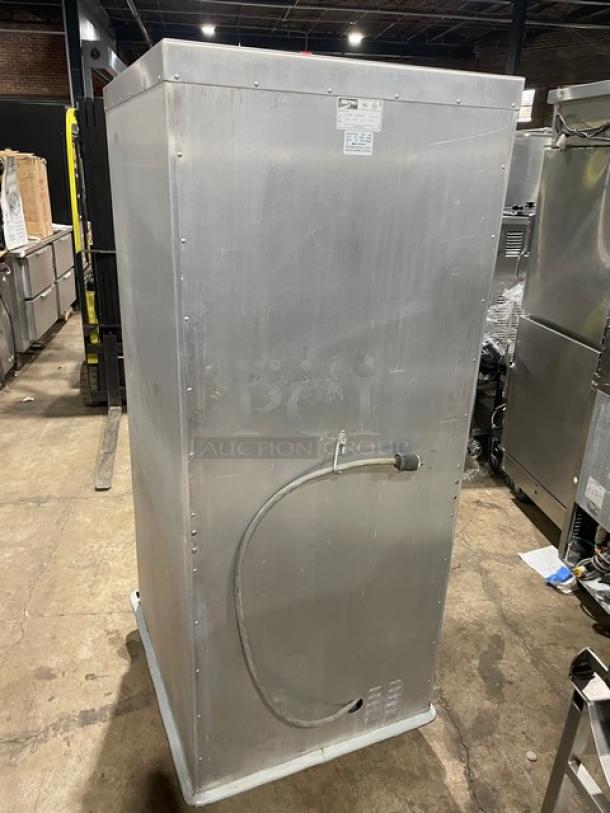 Metro Flavor-Hold Series Commercial Half Door Full Height Insulated Mobile Heated Holding/Proofing Cabinet! With Built In Pan Holding Racks! Model: CC5953A SN: 20378! 120V! On Casters! - Image 3 of 8