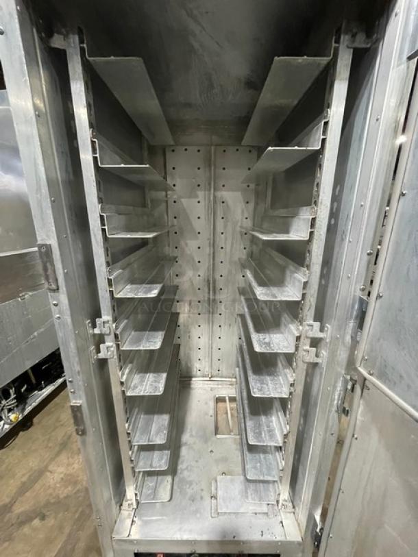 Metro Flavor-Hold Series Commercial Half Door Full Height Insulated Mobile Heated Holding/Proofing Cabinet! With Built In Pan Holding Racks! Model: CC5953A SN: 20378! 120V! On Casters! - Image 5 of 8