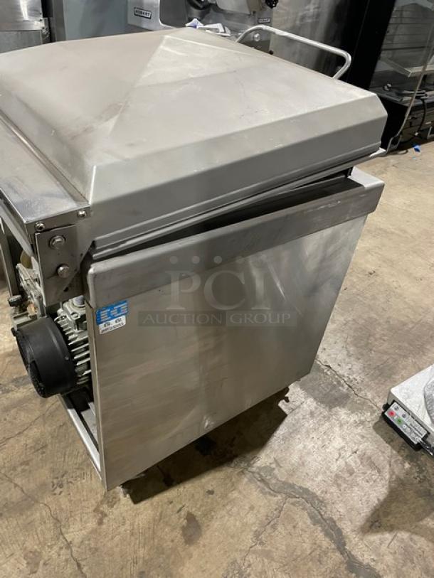 Nice! Sipromac Commercial Stainless Steel Electric Powered Free Standing Professional Chamber Vacuum Sealing Machine! With Two 26" Seal Bars! Model: 550A SN: 5516! 208V 3 Phase! On Casters! Working When Removed! - Image 4 of 9