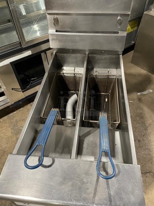 Pitco Commercial Stainless Steel Natual Gas Powered Floor Model Split Tank Deep Fat Fryer! With Back Splash & Basket Hanger! Frying Baskets! On Casters! - Image 5 of 9