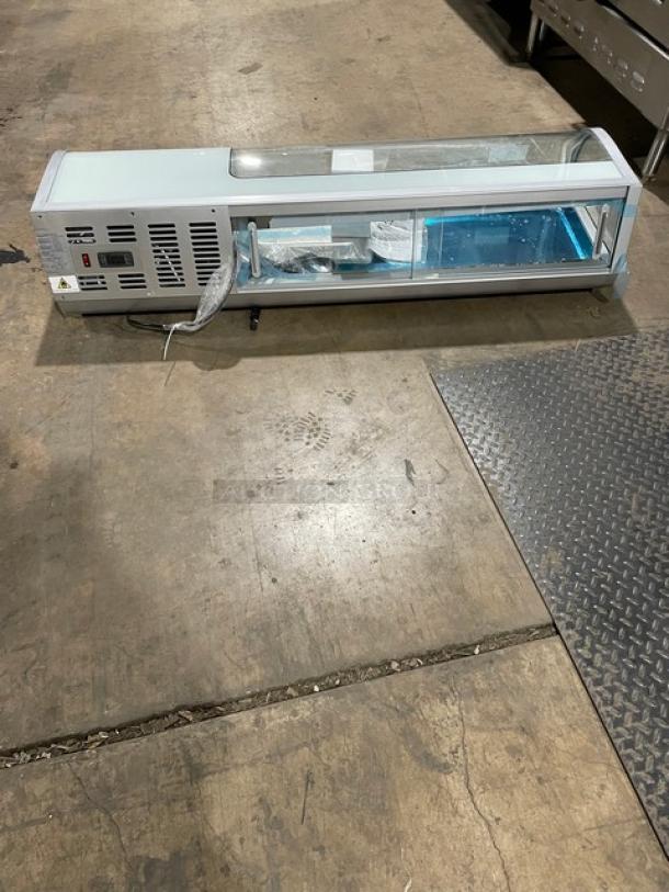 NEW! Scratch-N-Dent! Marchia Commercial Stainless Steel/Curved Glass 53" Refrigerated 5-Pan Sushi Display Showcase! With LED Lights! With Rear Sliding Glass Doors! With New Steam Table/Hotel Pans! Model: MSU150S SN: 1301302100046! 110-120V! On Legs! - Image 3 of 8