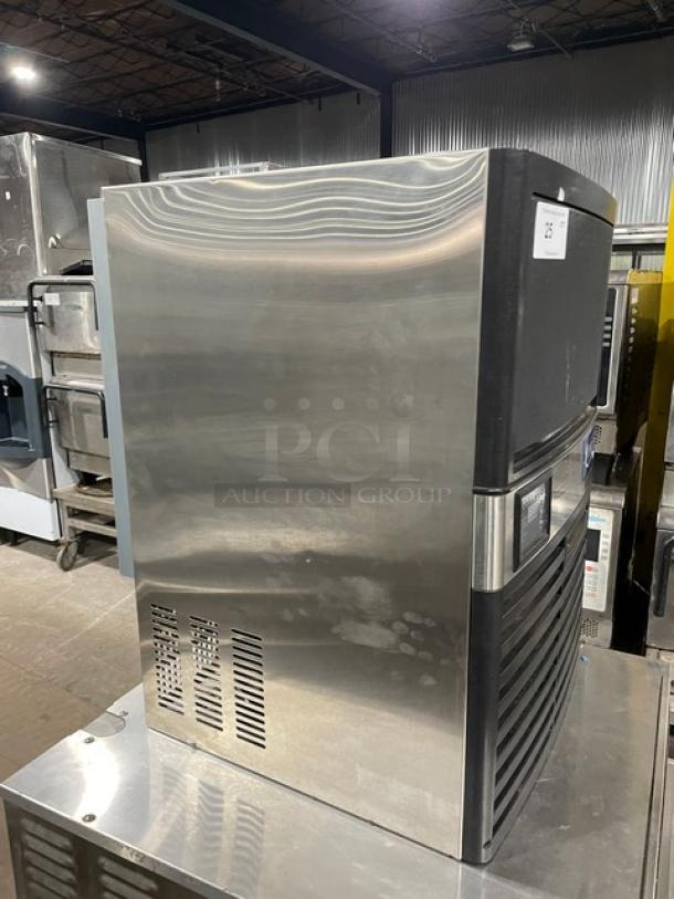 Avantco! 2023 Late Model! Commercial Stainless Steel Air-Cooled Undercounter Full Cube Ice Making Machine! Model: 194UCF120A SN: 194UCF120A-23090062! 115V! - Image 2 of 9