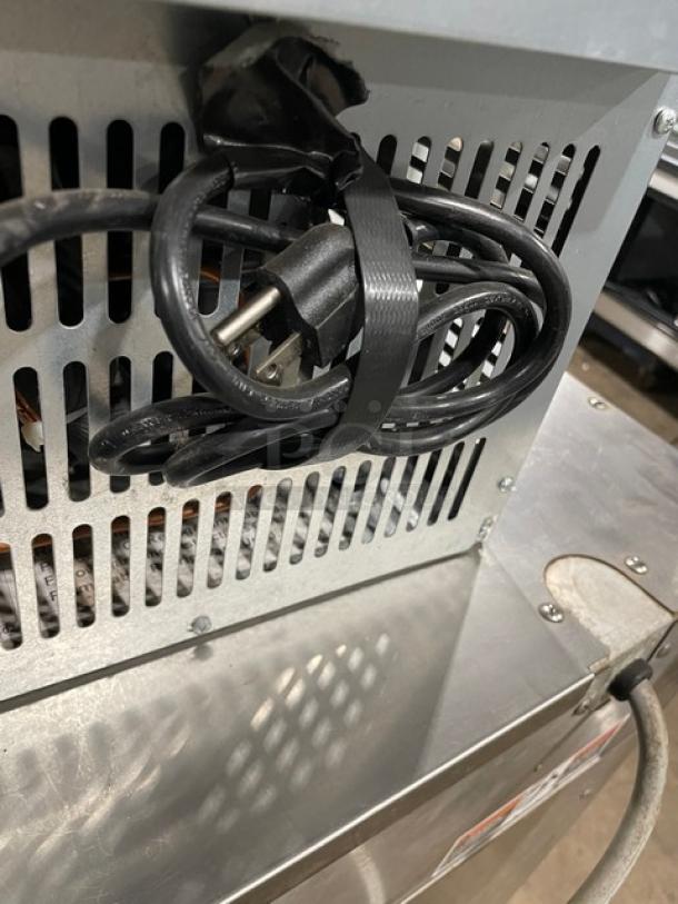 Avantco! 2023 Late Model! Commercial Stainless Steel Air-Cooled Undercounter Full Cube Ice Making Machine! Model: 194UCF120A SN: 194UCF120A-23090062! 115V! - Image 9 of 9