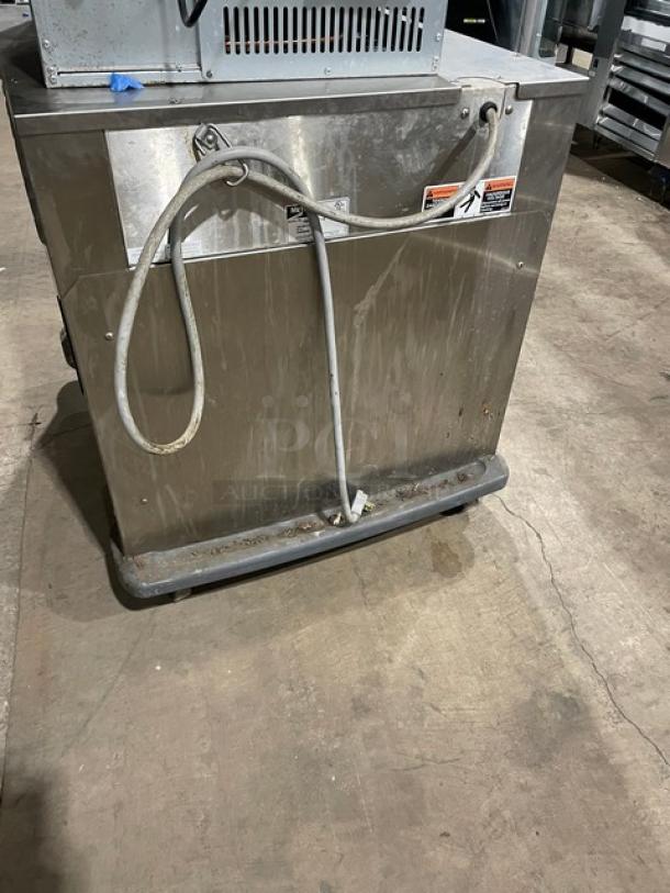 Metro C5 Series Commercial Stainless Steel Undercounter Heated Holding/Proofing Cabinet! Model: C593L-SFS-U SN: C59E005633L! 120V! On Casters! Working When Removed! - Image 3 of 8