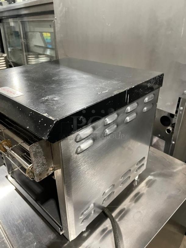 APW Wyott Superior Series Commercial Stainless Steel Electric Powered Countertop Conveyor Toaster! Model: AT-EXPRESS SN: 0904D01589! 120V 1 Phase! - Image 2 of 8