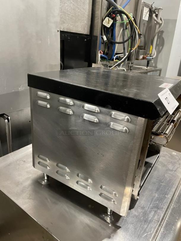 APW Wyott Superior Series Commercial Stainless Steel Electric Powered Countertop Conveyor Toaster! Model: AT-EXPRESS SN: 0904D01589! 120V 1 Phase! - Image 3 of 8