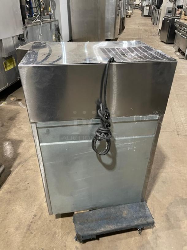 GlasTender Commercial Stainless Steel Refrigerated Wall-Mounted Lettuce Crisper! Model: LC SN: 134138547X! 115V 1 Phase! - Image 3 of 7