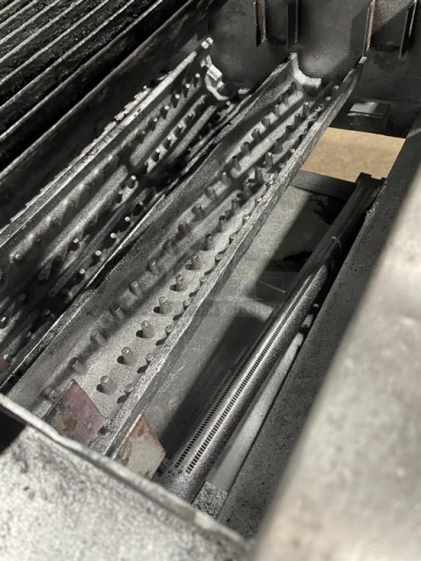 Imperial Commercial Stainless Steel Natural Gas Powered Countertop Char Broiler! With Grooved Grates! On Legs! - Image 8 of 9