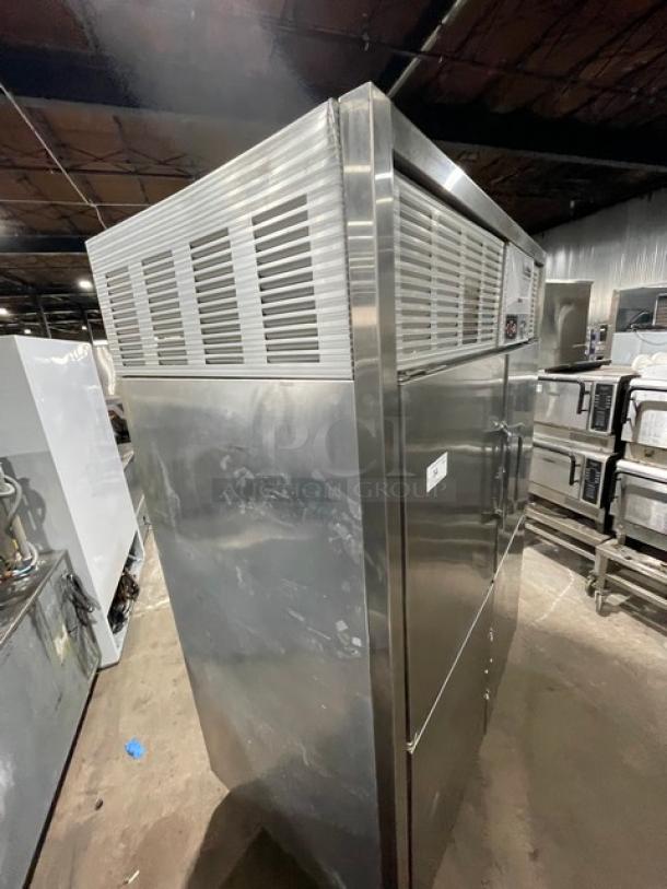 Victory Commercial Stainless Steel Solid 4 Door 2 Section Reach In Refrigerator! With Wire Rack & Built In Pan Holding! On Legs! - Image 2 of 9
