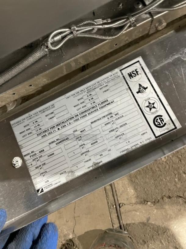SouthBend Platinum Series Commercial Stainless Steel Natural Gas Powered 6 Burner Range/Oven Combo! With Back Splash! With Wired Oven Rack! Model: P32D-BBB SN: 05M09248! 120V 1 Phase! On Casters! - Image 10 of 12
