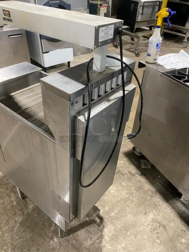 Pitco Solstice Series Commercial Stainless Steel SELV Fryer-Match Style Bread & Batter Cabinet! With BNB Dump Station & Overhead Heat Lamp! Model: SELVBNB SN: F19FD039673! On Legs! - Image 4 of 9