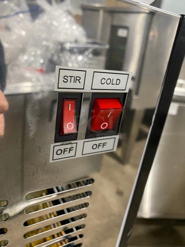 Cecilware Commercial Stainless Steel Electric Powered Countertop Refrigerated Triple Cold Beverage/Juice Dispenser Machine! With Three 18 L. Clear Polycarbonate Hoppers! Model: LYJ/LYP18Lx3! 110-130V! - Image 8 of 10