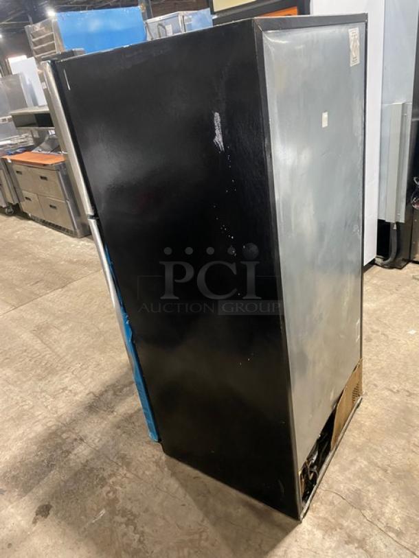 Frigidaire Commercial Stainless Steel Dual Section Reach-In Refrigerator/Freezer Combo! With Clear Drawers & Adjustable Shelves! Model: FFTR1821QS3 SN: BA60512204! 115V 1 Phase! - Image 4 of 9