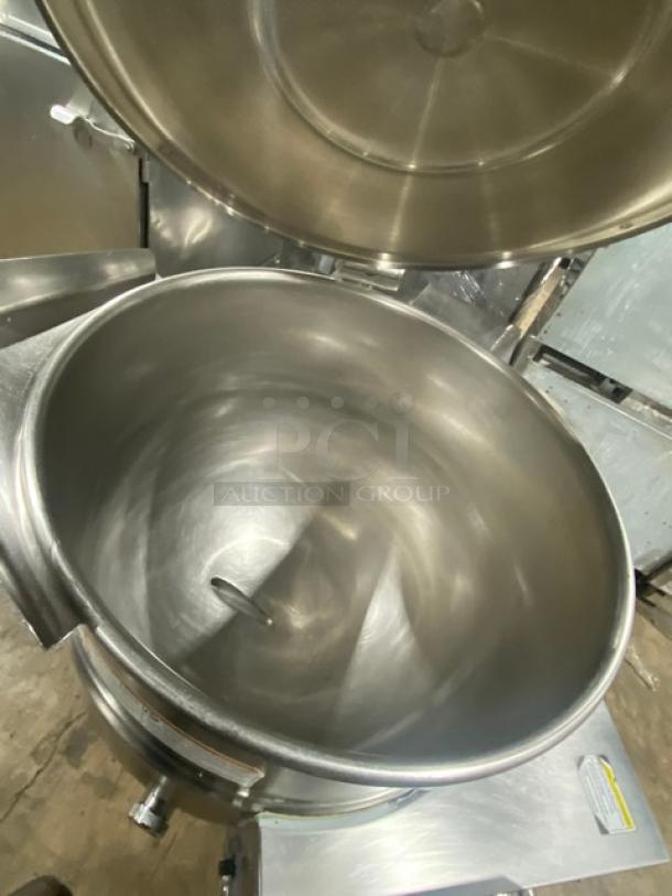 Cleveland Commercial Stainless Steel Natural Gas Powered Self-Contained 2/3 Steam Jacketed 60 Gal. Tilting Kettle! With Gooseneck Faucet! Model: KGL-60-T SN: 140623053445! 120V 1 Phase! On Legs! - Image 6 of 10