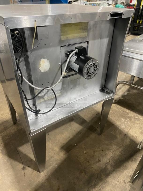 SunFire Commercial Stainless Steel Natural Gas Powered Single Stack Convection Oven! With Thermostatic Controls! With Wired Oven Racks! Model: SCO-GS-10S SN: 1309230000107! 120V 1 Phase! On Legs! - Image 4 of 8