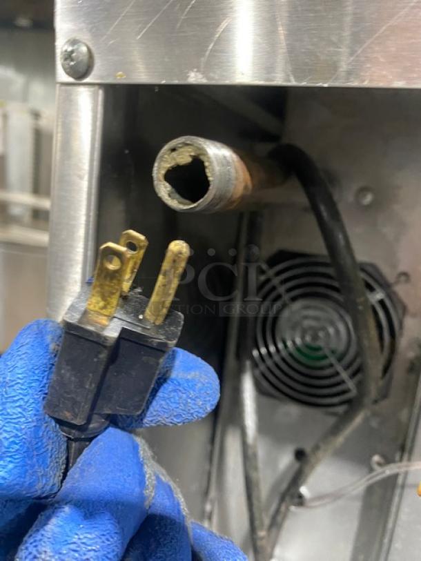 SunFire Commercial Stainless Steel Natural Gas Powered Single Stack Convection Oven! With Thermostatic Controls! With Wired Oven Racks! Model: SCO-GS-10S SN: 1309230000107! 120V 1 Phase! On Legs! - Image 7 of 8